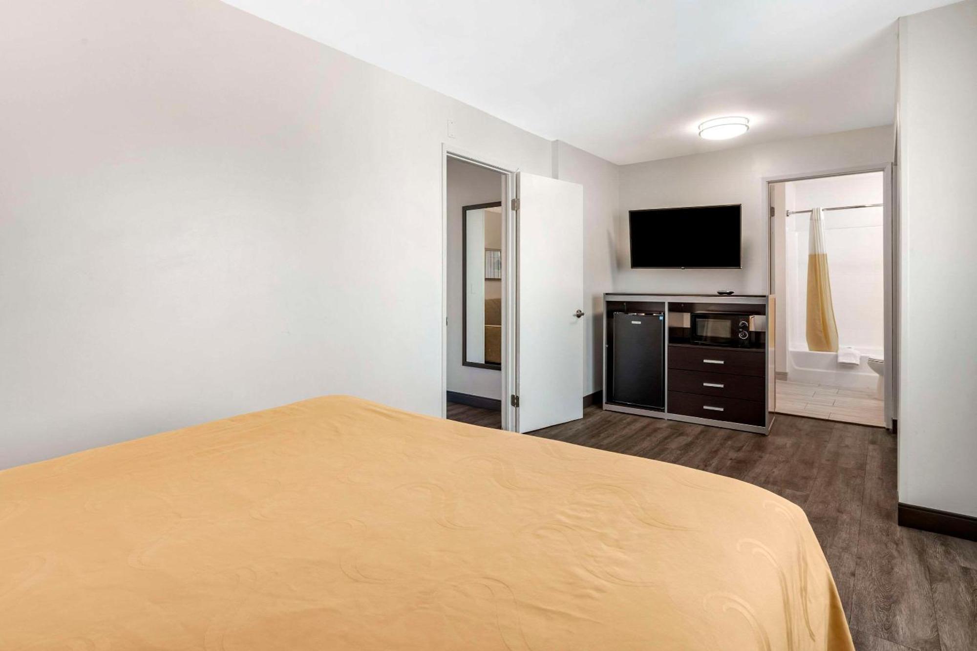 Quality Inn Burbank Airport Exteriör bild
